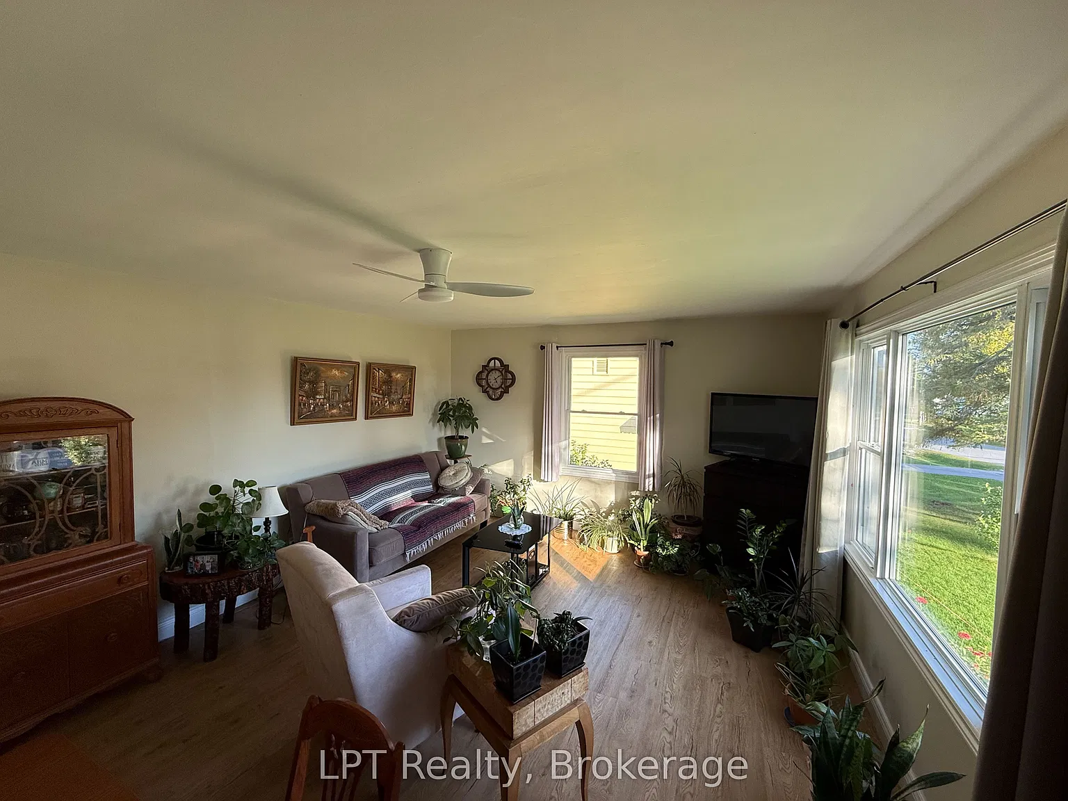 3 bed, $2,200 — Photo 4