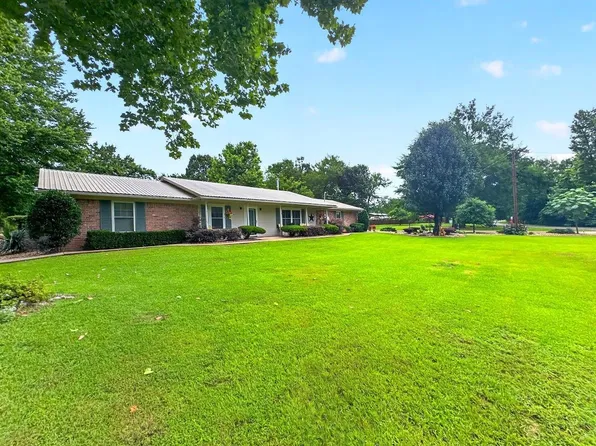 195 County Road 2111, Hughes Springs, TX 75656