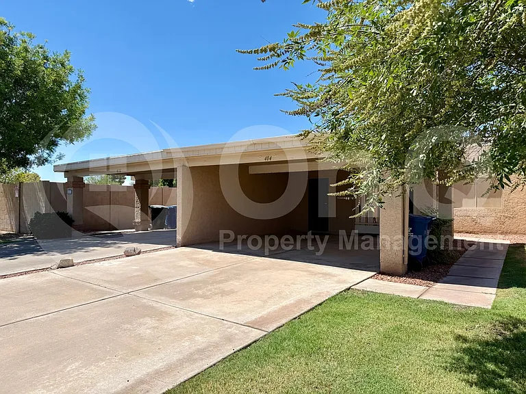 404 E Colgate Dr — Photo 2