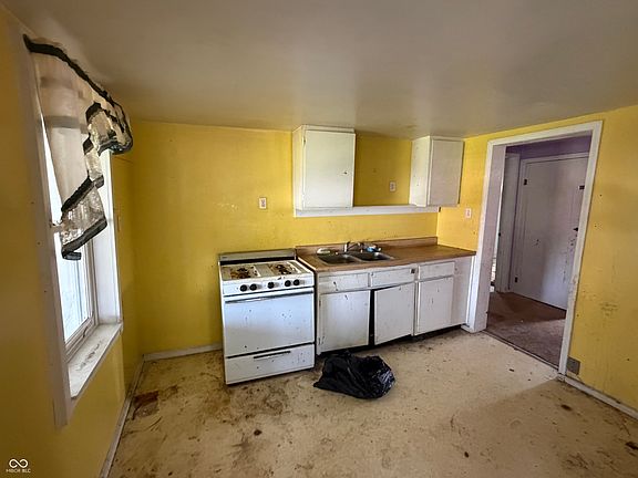 5th image of 802 9th St