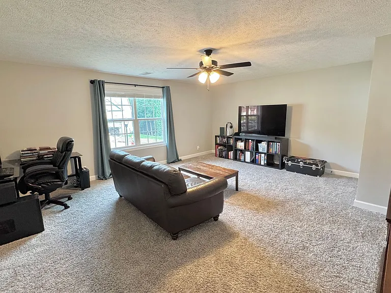 1057 Brightwood Ct — Photo 28