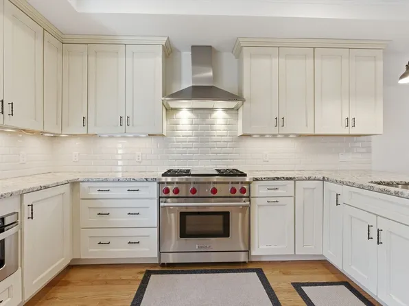 21 Wesley St, Charlestown, MA 02129