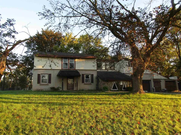 20891 Cleveland Rd, South Bend, IN 46628