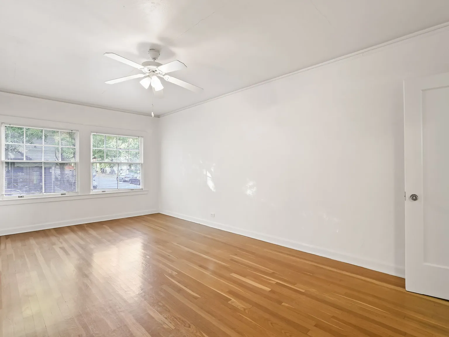 The Glenden Apartments — Photo 4