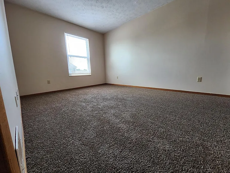 224 Heritage Cir — Photo 6