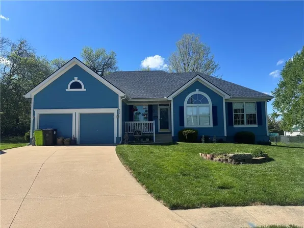 802 Courtland Ct, Belton, MO 64012