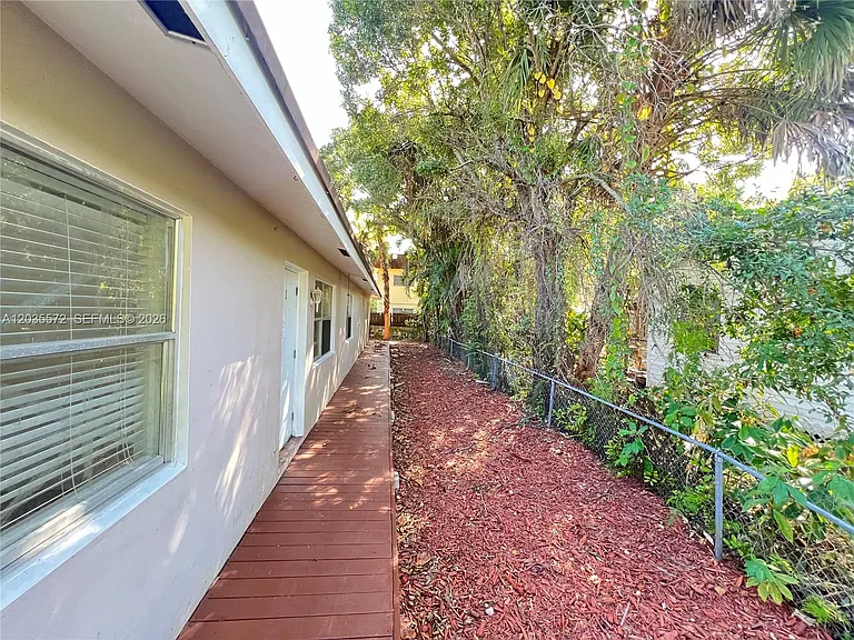 1406 SW 1st St #A — Photo 15