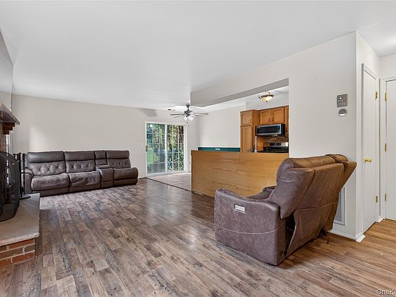 2nd image of 12 Homestead Village Drive