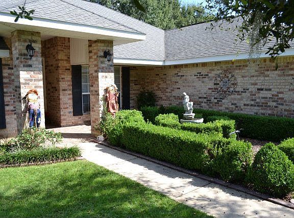 3rd image of 12640 Briarwood Dr