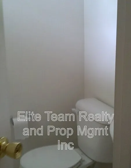 111 Fairmont Cir — Photo 10