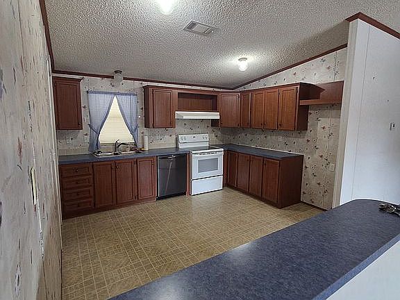 4th image of 311 Inwood St