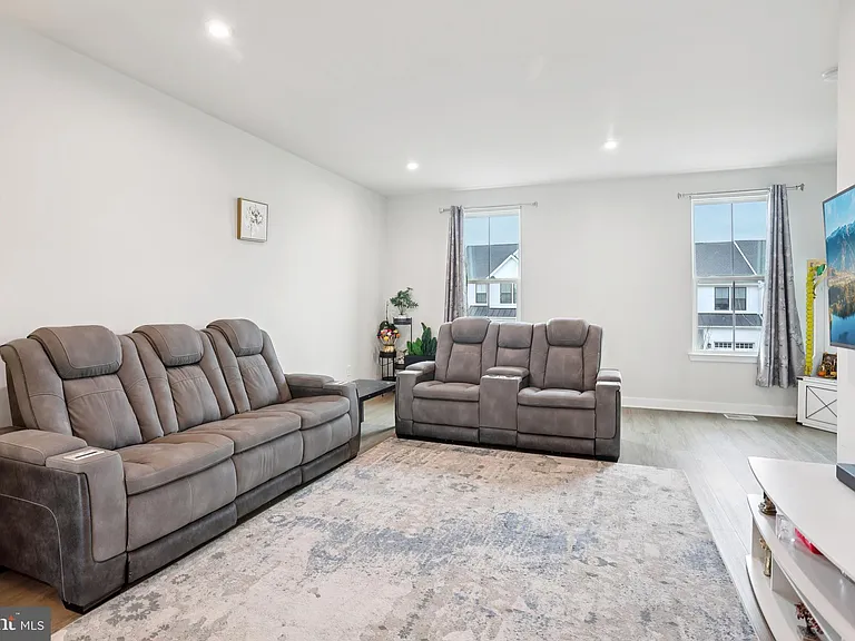 47 Rosemary Way — Photo 7