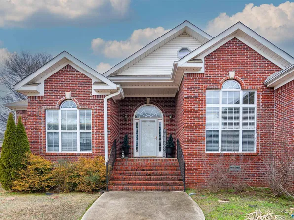 241 Kelsey Lynn Ln, Huntsville, AL 35806