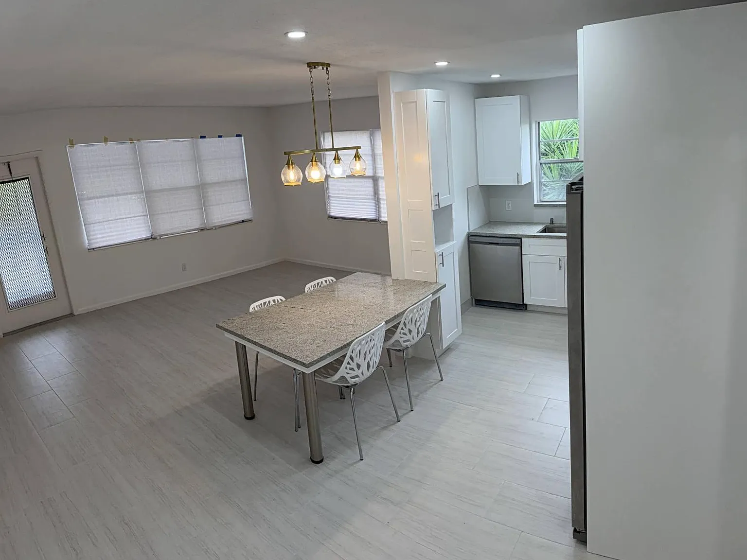 1 bed, 1.5 bath, 700 sqft, $1,600 — Photo 4