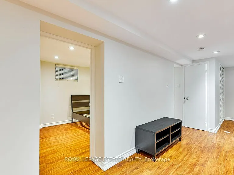 120 Grenadier Rd #LOWER — Photo 17