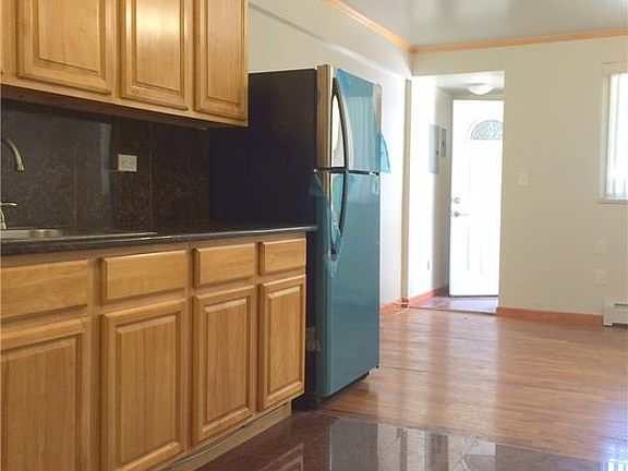 4th image of 1867 Shore Pkwy #1