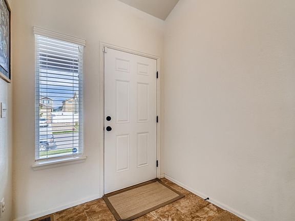 5th image of 376 Mount Bross Ave