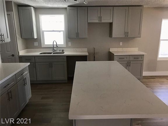 4th image of 4805 Vista Flora Way