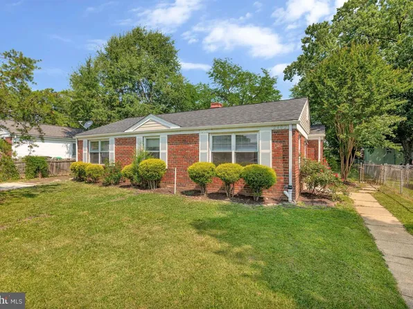 2402 Griffen St, Hyattsville, MD 20783