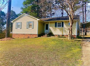 406 Abbott Dr, Sanford, NC 27330