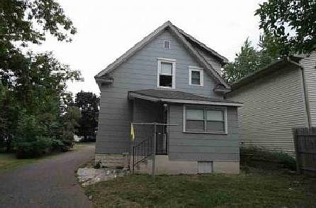5th image of 7 Winona St E