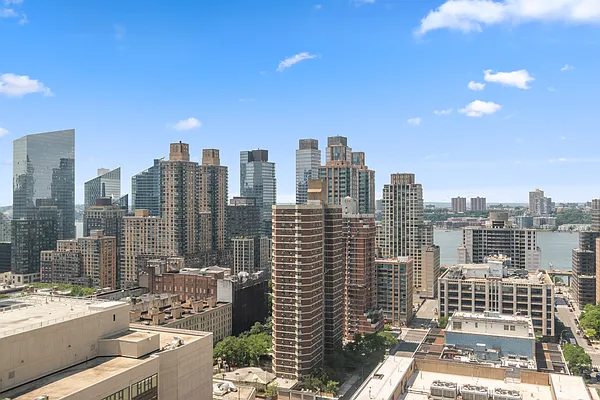 Sold by Douglas Elliman | media 8
