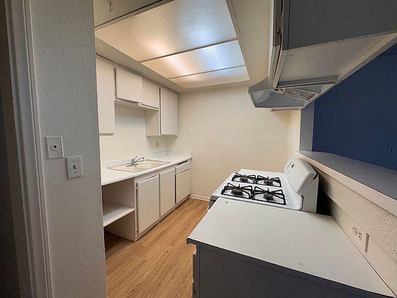 5th image of 4237 Trevor Ln #A