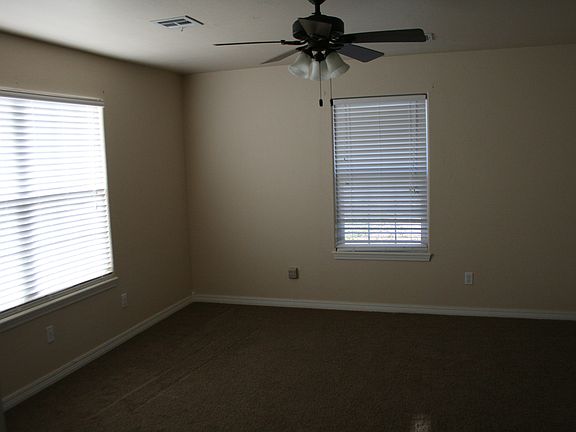 4th image of 202 E Lakeview Dr