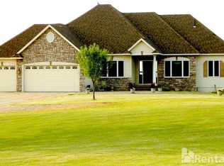 7151 Longview Ln, Prior Lake, MN 55372