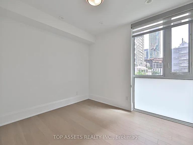 101 Erskine Ave #Townhouse 10 — Photo 32