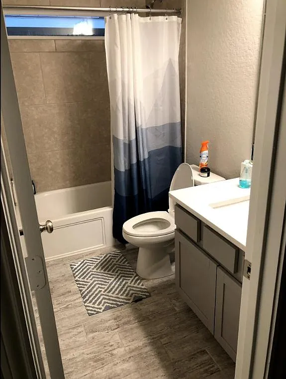 4 bed, 3.0 bath, 2374 sqft, $975 — Photo 3