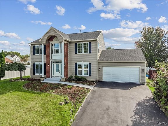 4th image of 8252 Dampier Cir