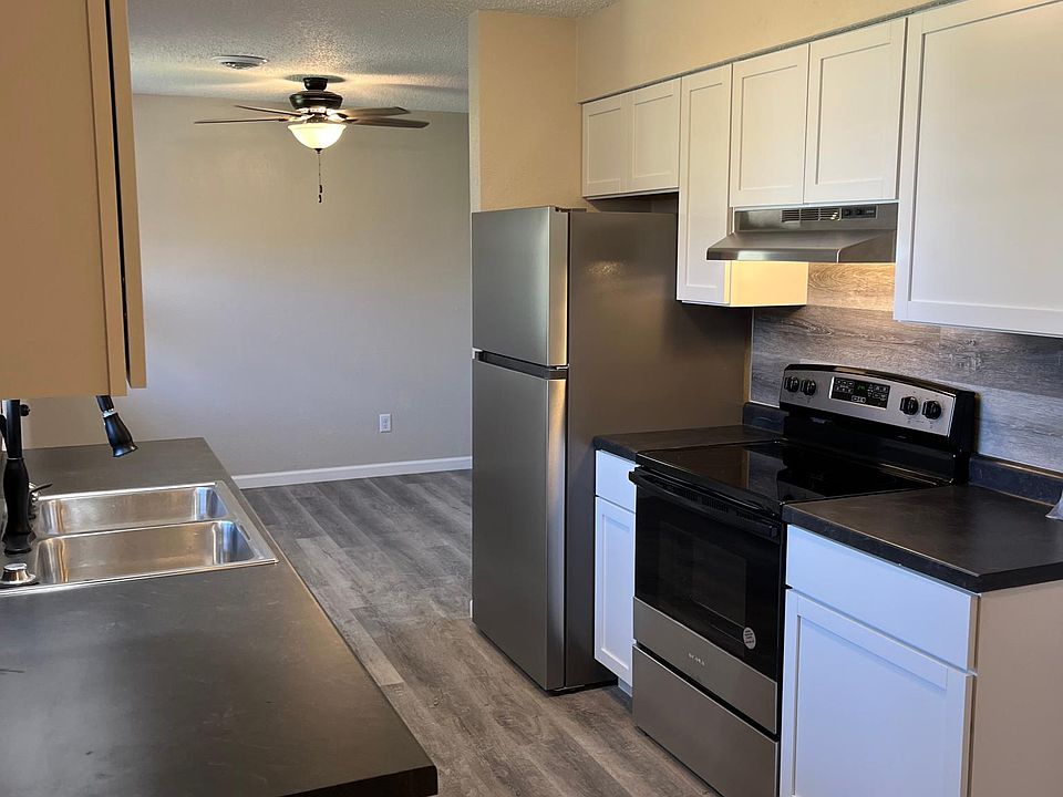 1st image of 2405 Windy Hill Ln