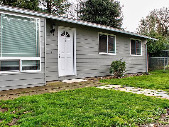 3rd image of 2215 NE 109th Ct