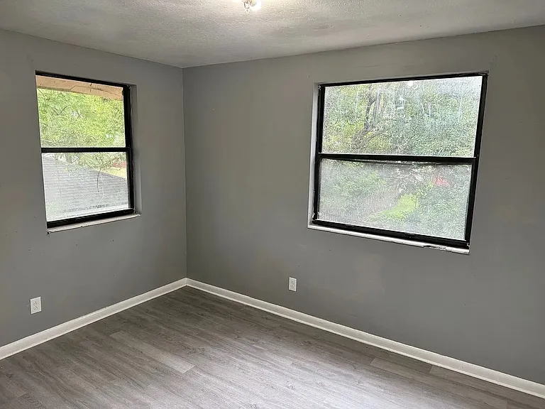 2984 Myra St #4 — Photo 7