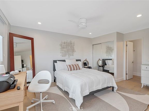 4th image of 30 Reef St APT 3