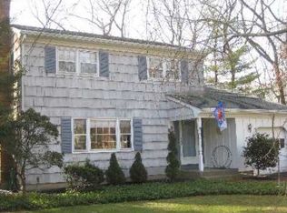 3 John St, Shoreham, NY 11786