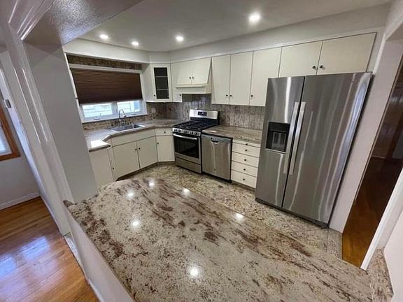2nd image of 15511 Huron St Floor 2