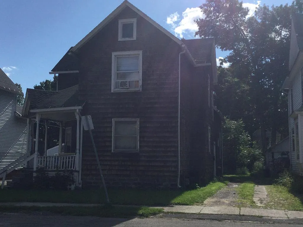 103 Canton St photo 1