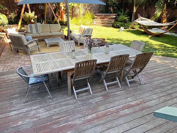 Dine al fresco ~ (deck has since been re-finished)