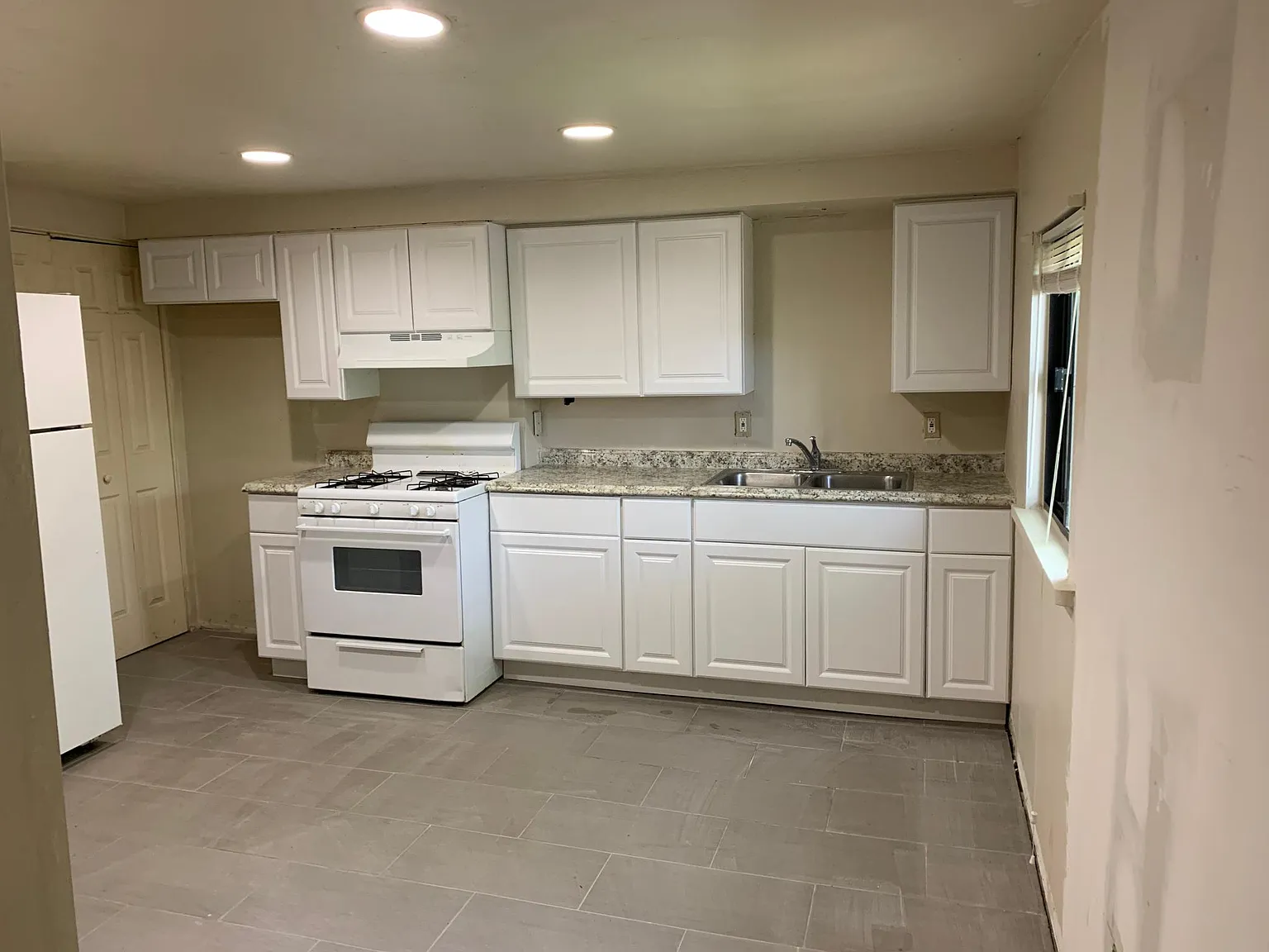 260 Watson Blvd — Photo 1