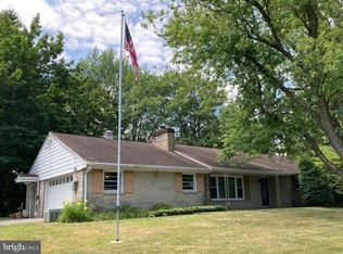 1604 Crestmont Dr, Harrisburg, PA 17112