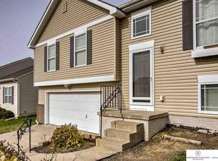 10852 Black St, Omaha, NE 68142