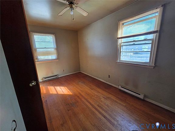 4th image of 1530 Stark St