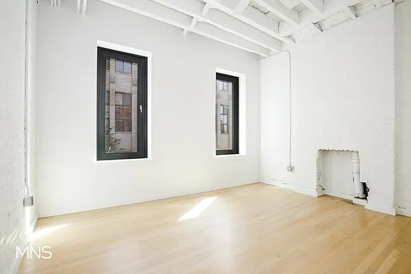 Rented by MNS | media 6