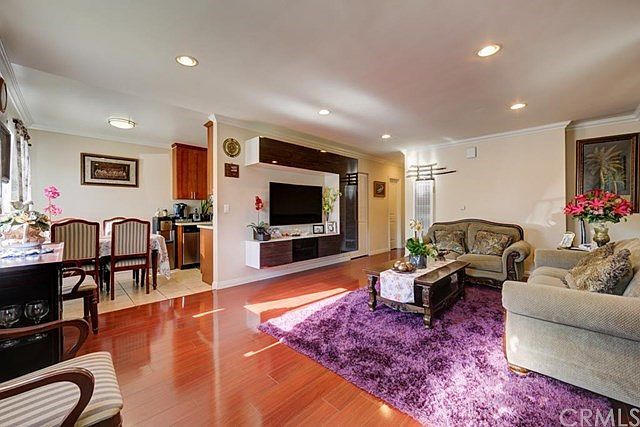 1st image of 22616 Menlo Ave