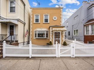 72-31 73rd St, Glendale, NY 11385