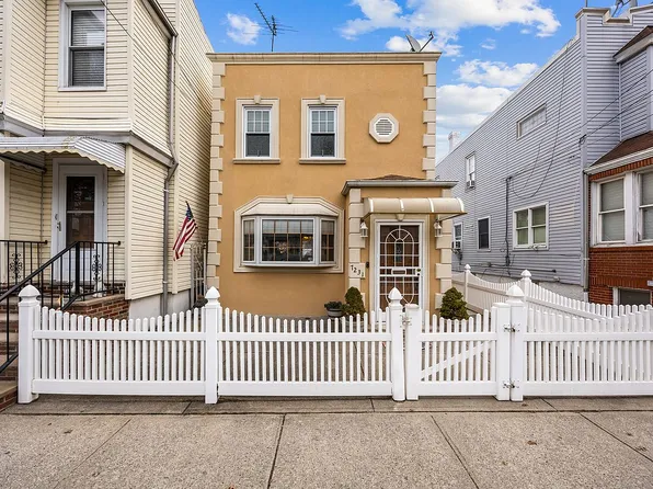 72-31 73rd St, Glendale, NY 11385