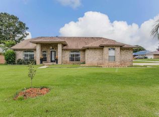 937 Broken Arrow Ln, Cantonment, FL 32533