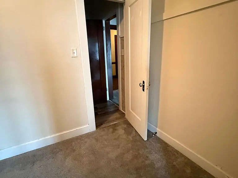 230 S Washington St — Photo 10